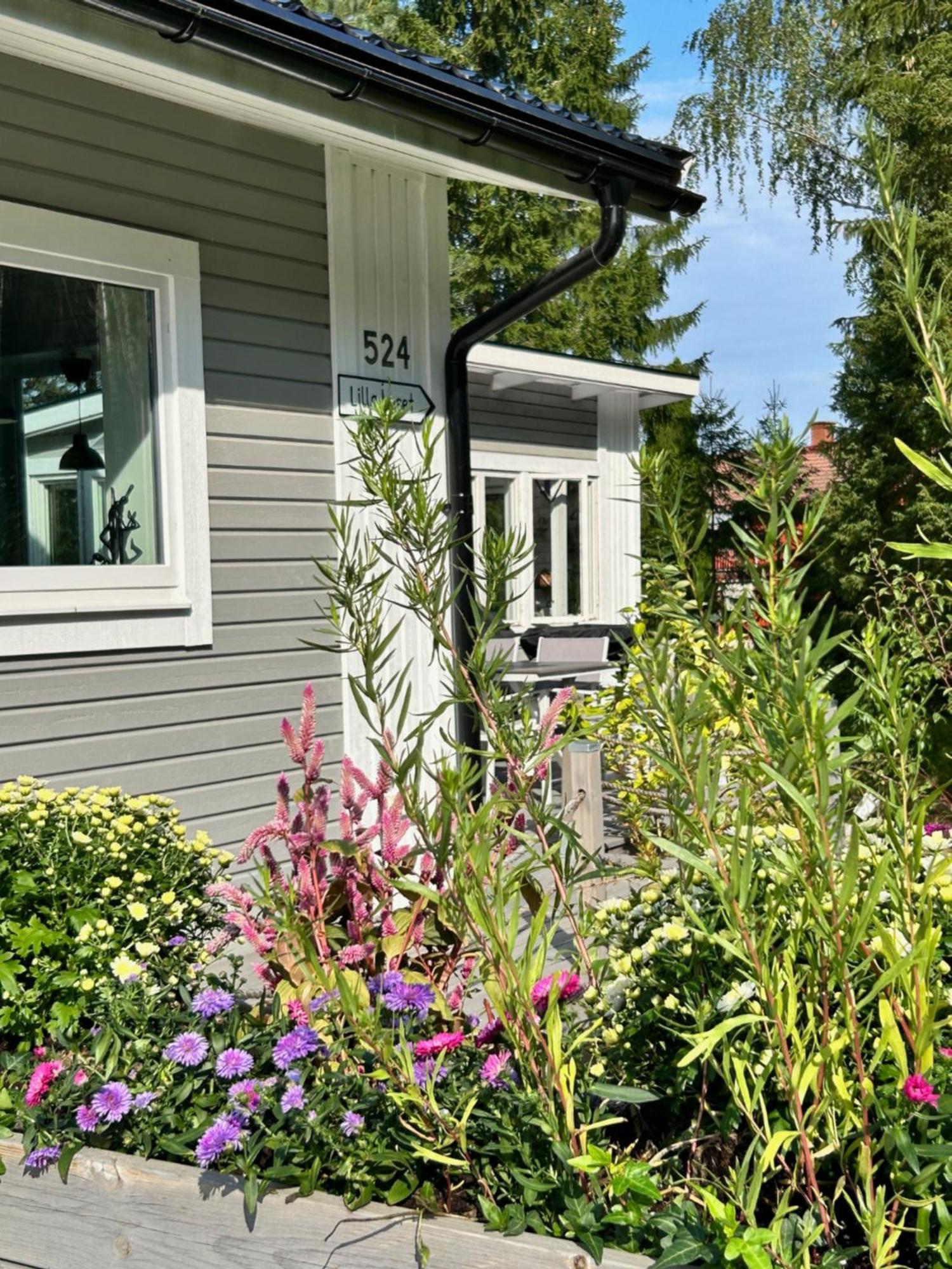Lilla Huset Bed & Breakfast - Countryside Guesthouse, Free Parking Örebro Exteriér fotografie